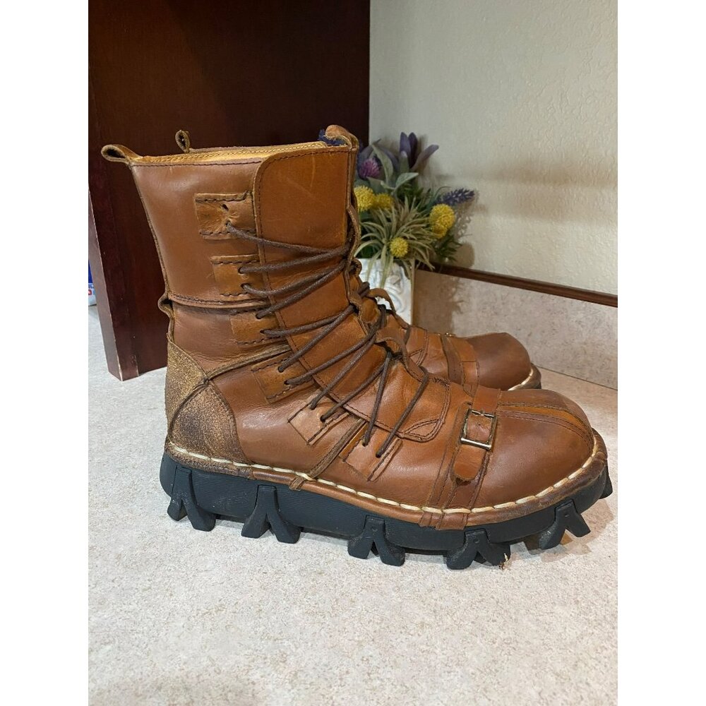 Boseton Handcrafted Mens Leather Combat Boots Size 11.5 With Rugged Black Soles